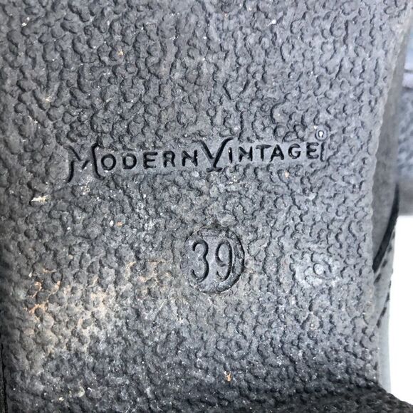 Modern Vintage  - Picture 7 of 8